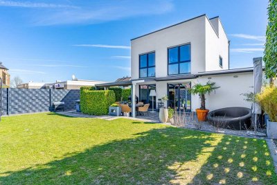 Exklusives Traumhaus mit Garten in malerischem Niederwenigern: Luxus und Natur vereint!
