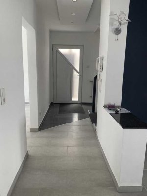 Komplett renoviertes und bezugsfertiges Einfamilienhaus