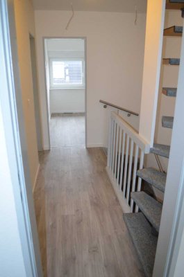 Modernisiertes Reihenhaus, ca 100 qm, zur Miete, Gördeler Str. , Delmenhorst