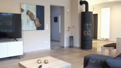 Schmuckstück mit Sauna, Gartenteich und Einliegerwohnung