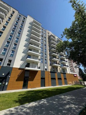 Wunderschöne 4-Zimmer-Wohnung mit zwei Bädern und Balkon in Berlin