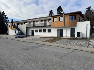 Vilsbiburg! Helle 3-Zimmer-Neubauwohnung mit großzügiger Dachterrasse