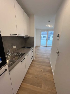 Neuwertige 1-Zimmer-Wohnung mit Balkon und Einbauküche in Aalen