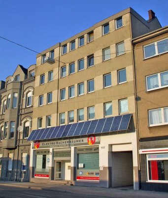 Helles, geschmackvoll möbliertes Apartment, super verkehrsgünstig