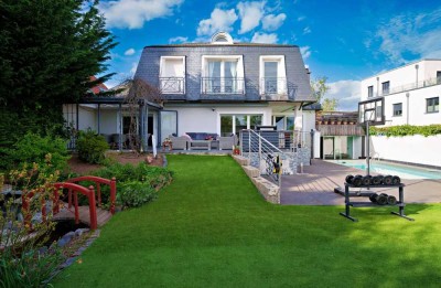 MAINTAL-DÖRNIGHEIM: Exklusive Villa mit Sauna, Pool, Wintergarten und separater Einliegerwohnung!