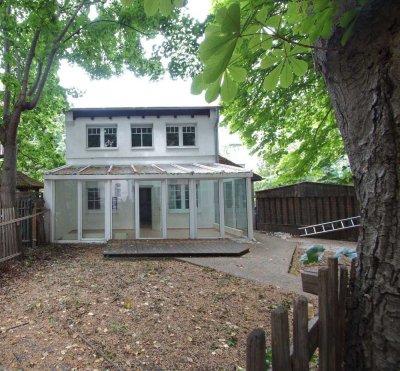 Hinterhaus mit 3 Zimmern, Terrasse, Wintergarten, Gäste-WC in der Eugen-Richter-Straße