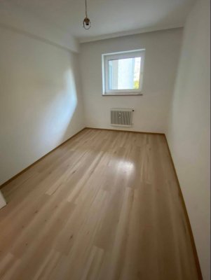 3-Zimmer-Wohnung mit Loggia im Hochparterre – ab 15. Juli zu vermieten