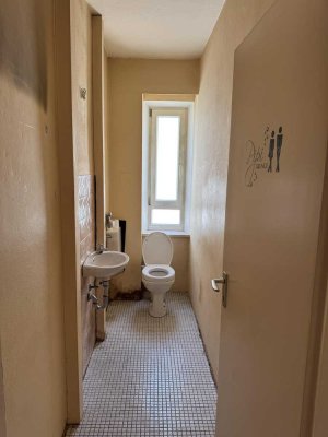 Sanierungsbedürftige 3-Zimmer-Wohnung in Augsburg-Lechhausen