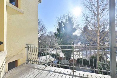 WOW-Faktor! hervorragende, großzügige 4 Zimmer Familienwohnung in Plauen mit Balkon und viel Platz