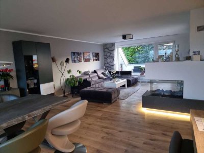 Exklusive 4-Zimmer-Eigentumswohnung mit Kamin, 4 Balkonen und 2 Garagen in Top-Lage nahe Baldeneysee
