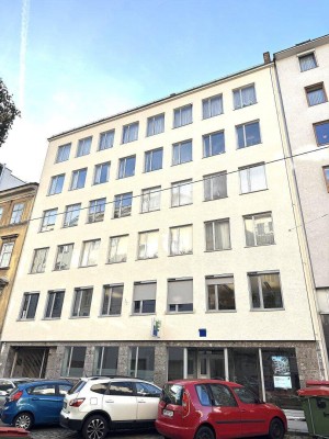 Elegant 5 Room Apt. with Balcony