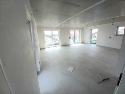 Erstbezug mit Balkon und Einbauküche: Ansprechende 4,5-Zimmer-Wohnung mit geh. Innenausstattung