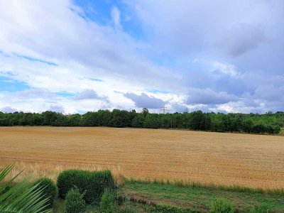 Ein Traum ! Helle, sehr ruhig gelegene 3 Zimmerwohnung mit EBK und TG Platz in Schwieberdingen !