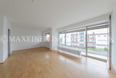 Freie 3-Zimmerwohnung mit Balkon und Garage