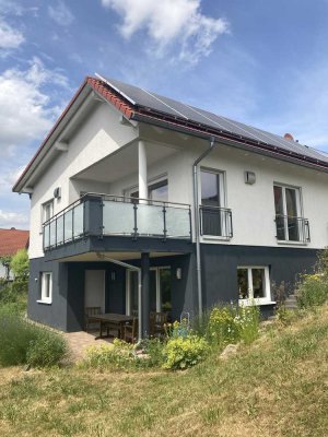 Helles, komfortables halbes Haus für berufstätige Person
