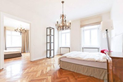 Elegant &amp; zentral – Exklusiv möblierte Altbauwohnung im Servitenviertel