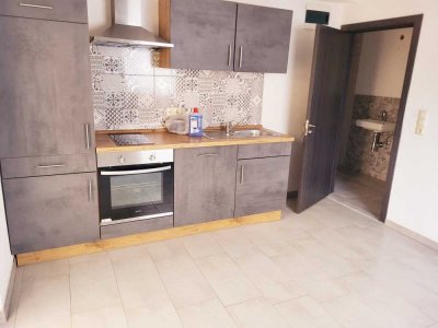 Geschmackvolle Terrassenwohnung mit EBK und Garage in Weingarten