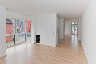 Schöne zwei Zimmer Wohnung in Rhein-Erft-Kreis, Pulheim