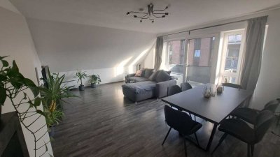 Modernisierte 2-Zimmer-Wohnung mit Balkon, Einbauküche & TG-Stellplatz in Kleinenbroich