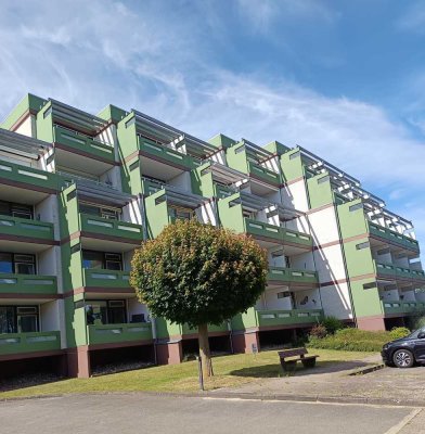 Möblierte 3 Zimmer Wohnung mit großem Balkon zu vermieten