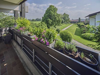 Helle und ruhige Zwei-Zimmer Wohnung mit Balkon - 10 Min. fußläufig zum Chiemsee