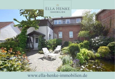 Schönes, großes Backsteinhaus mit 2 Wohnungen + Einliegerwohnung, Garten + 2 Garagen...