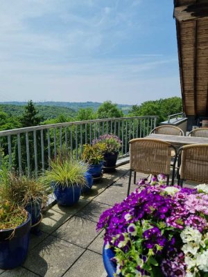 Großzügig & Lichtdurchflutet! Schöne Maisonettewohnung mit traumhaftem Fernblick in Cronenberg !
