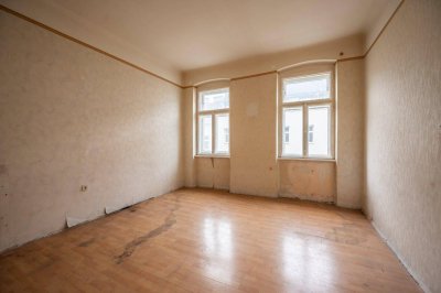 ++H7++ 2-Zimmer Altbau-Wohnung (renovierungsbedürftig), viel Potenzial!