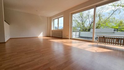 Stilvolle & moderne 2,5-Zimmer-Wohnung mit Balkon, Aufzug & Gäste WC zentral in Dinslaken