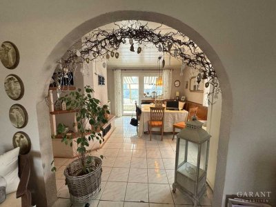 Topgepflegtes Zweifamilienhaus mit wunderschönem Gartengrundstück in Zell im Fichtelgebirge