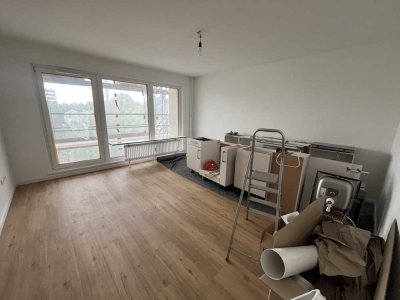 Stilvolle, gepflegte 2-Raum-Wohnung mit Balkon und Einbauküche in Hamburg Lokstedt