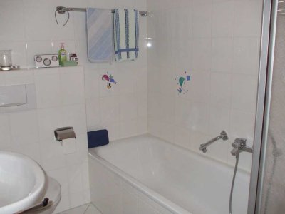Helle, sonnenverwöhnte Hochparterre-Wohnung mit vier Zimmern  und Balkon in Mosbach-Neckarelz
