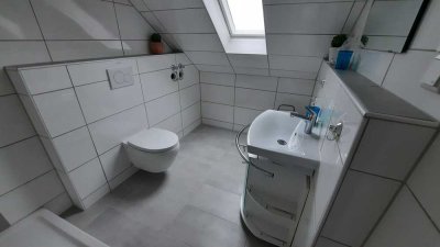 Attraktive, möblierte 3-Zimmer-Dachgeschosswohnung in Baunatal