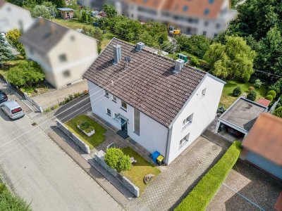 Modernisiertes Zweifamilienhaus mit traumhaftem Garten in begehrter Lage in Eurasburg