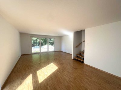 Einziehen und Wohlfühlen- Neubau- Doppelhaushälfte in ruhiger Lage mit schönem Garten!