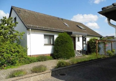 Einfamilienhaus in Hameln Hastenbeck mit Pool und Sauna auf Eigentumsgrundstück