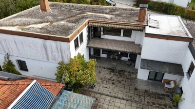 Großzügige Eigentumswohnung (4 Zimmer) mit Potenzial in ruhigem Zwei-Einheiten-Haus  in Passau