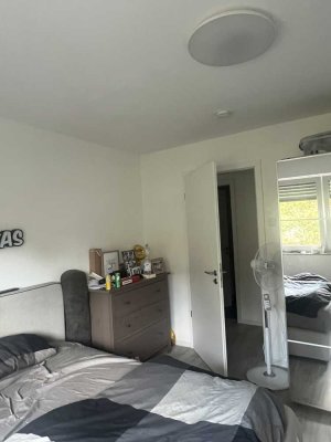 Neuwertige Wohnung mit drei Zimmern sowie Balkon und Einbauküche in Waghäusel