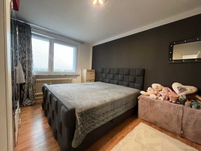 Attraktiv zentrale Wohnung mit Balkon und 2x Stellplätze, von Privat an Privat