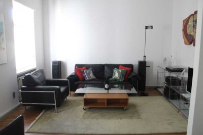Wunderschöne, renovierte und voll möblierte 3,5-Zimmer-Wohnung mit Balkon im Martinsviertel