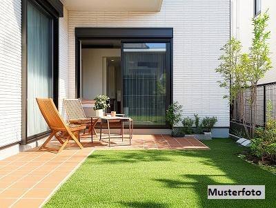 Einfamilien-Doppelhaushälfte mit Dachterrasse und Pkw-Stellplätzen