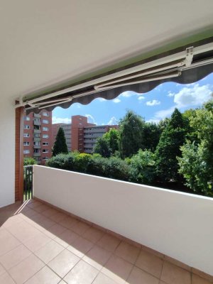 Frisch sanierte und modernisierte 2-Zimmerwohnung mit offener Küche, Balkon und 2 Badezimmern