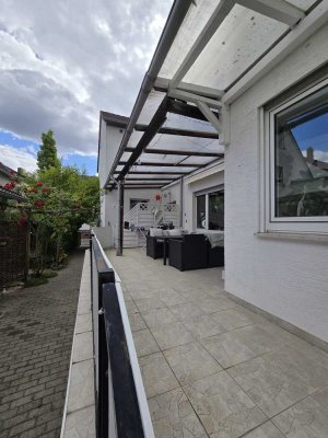 Stilvolle 3-Raum-Maisonette-Wohnung mit Balkon und EBK in Darmstadt