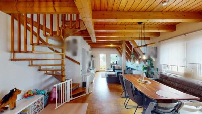 *** Charmante Maisonettewohnung mit 2 Balkonen und Carport ***