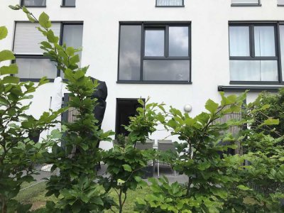 Modernes Stadthaus im Grünen - 4-Zimmer mit Garten, Garage und Carport in Kaarst-Büttgen
