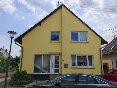 Charmante Maisonette-Wohnung in Kretz - kernsaniert 2012, mit Garten & 3 Stellplätzen