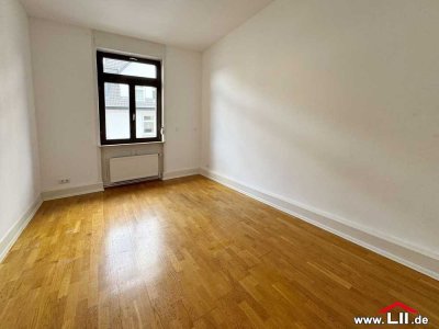 Charmanter Altbau mit Gartenblick – großzügige 4-Zimmer-Wohnung in Niederrad