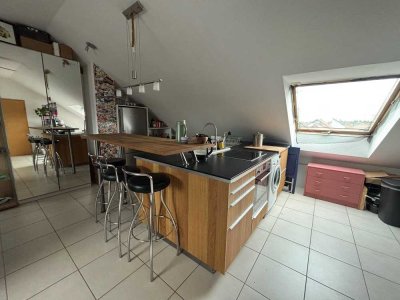 Freundliche 1-Zimmer-DG-Wohnung mit gehobener Innenausstattung in Maxdorf