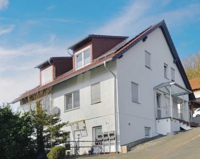 Hochwertiges MFH mit Gartenpool, PV-Anlage, 

neuer Heizung und weiteren Extras in Helsa-Wickenrod