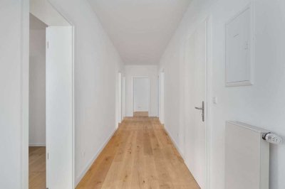 Großzügige Wohnung mit 5 Zimmern und Balkon in Leipzig-Engelsdorf